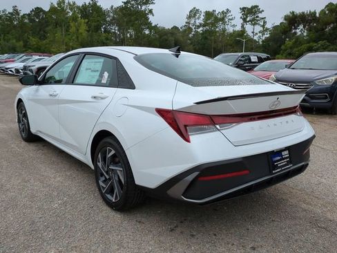 New 2025 Hyundai Elantra Sport image 7