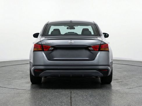 Used 2025 Nissan Altima 2.5 SV FWD image 7
