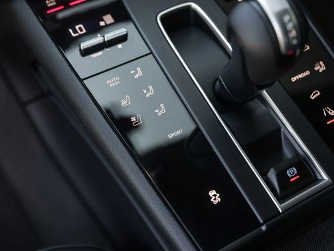 New 2025 Porsche Macan image 25