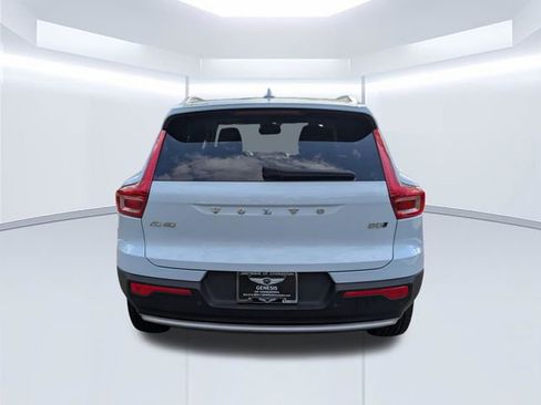 Used 2024 Volvo XC40 B5 Plus AWD/4WD image 5