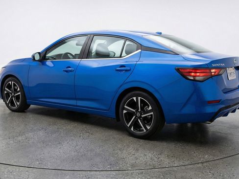 Used 2025 Nissan Sentra SV FWD image 6