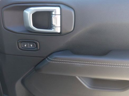 Used 2021 Jeep Wrangler Unlimited Sahara w/ Cold Weather Group image 14