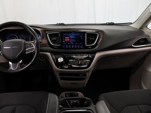 Certified 2019 Chrysler Pacifica Touring Plus w/ Tire & Wheel Group FWD image 31