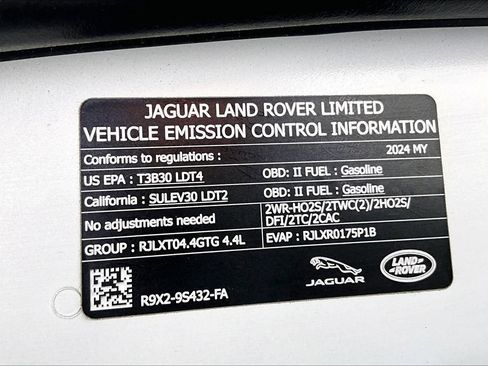 Certified 2024 Land Rover Range Rover Long Wheelbase Autobiography AWD/4WD image 31