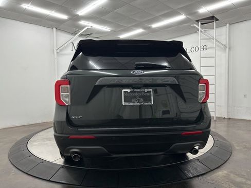 Used 2022 Ford Explorer XLT w/ Equipment Group 202A RWD image 6