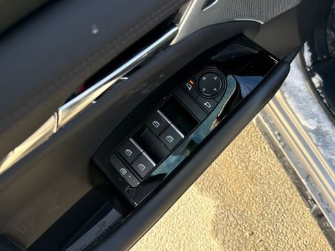 New 2026 MAZDA MAZDA3 Hatchback w/Premium Plus Pkg image 24
