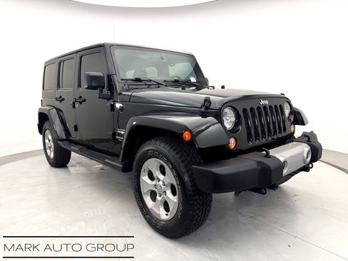 Used 2015 Jeep Wrangler Unlimited Sahara w/ Max Tow Package image 1