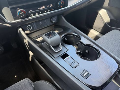 Used 2023 Nissan Rogue SV FWD image 42