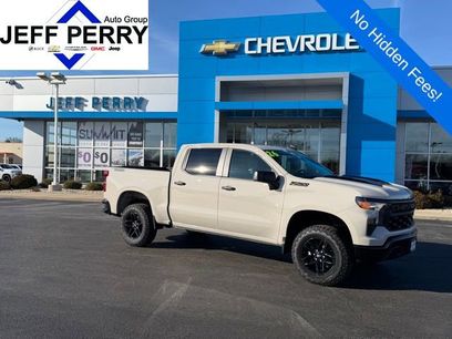 New 2026 Chevrolet Silverado 1500 Custom Trail Boss w/ Dark Appearance Package