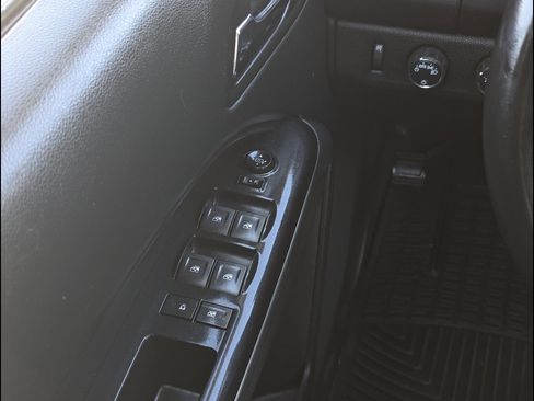 Used 2019 Chevrolet Colorado LT image 28