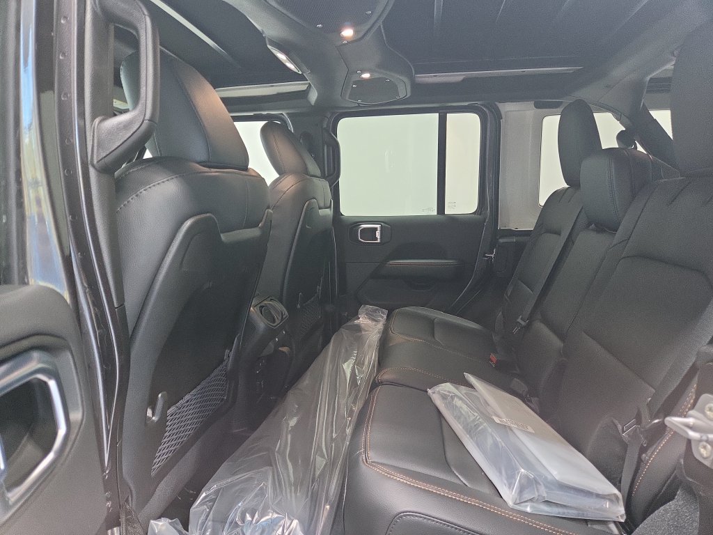 New 2027 Jeep Wrangler Unlimited Sahara AWD/4WD image 16