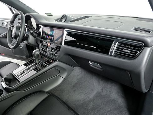 New 2026 Porsche Macan Turbo image 25