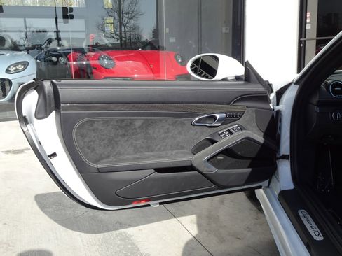 Used 2018 Porsche 718 Cayman GTS image 15