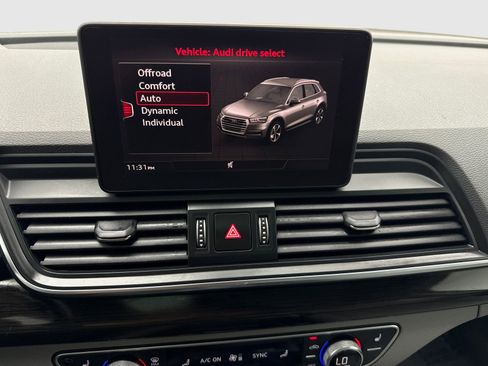 Used 2019 Audi Q5 2.0T Premium w/ Convenience Package AWD/4WD image 23