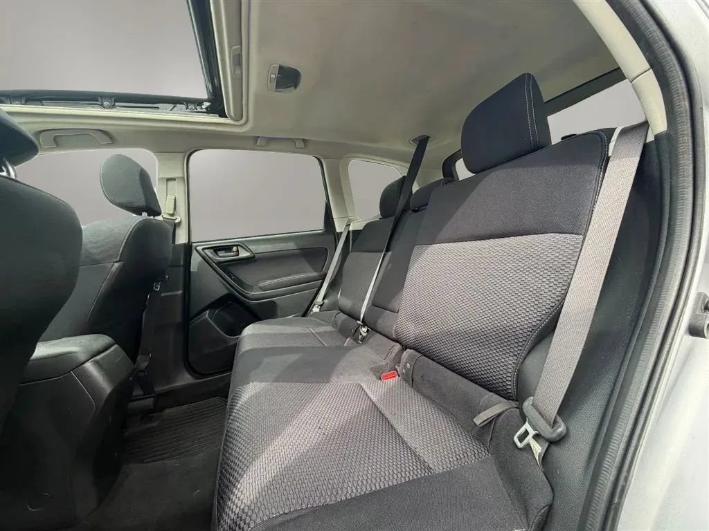 Used 2015 Subaru Forester 2.5i Premium w/ All-Weather Package AWD/4WD image 25