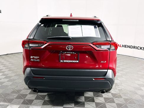 Used 2022 Toyota RAV4 XLE image 4