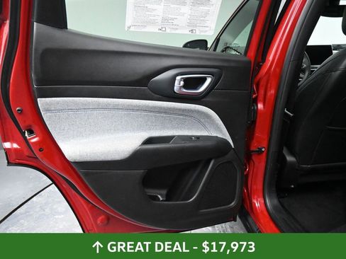 Used 2024 Jeep Compass Latitude w/ Altitude Special Edition image 27