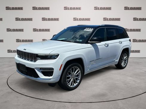Used 2023 Jeep Grand Cherokee Summit AWD/4WD image 1