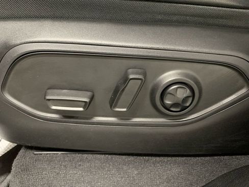 Used 2022 Jeep Grand Cherokee L Laredo image 10