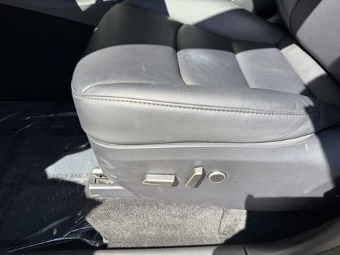 Used 2024 Tesla Model Y Long Range image 31