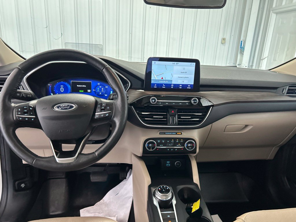 Used 2020 Ford Escape Titanium w/ Titanium Premium Package 2.0 AWD/4WD image 19