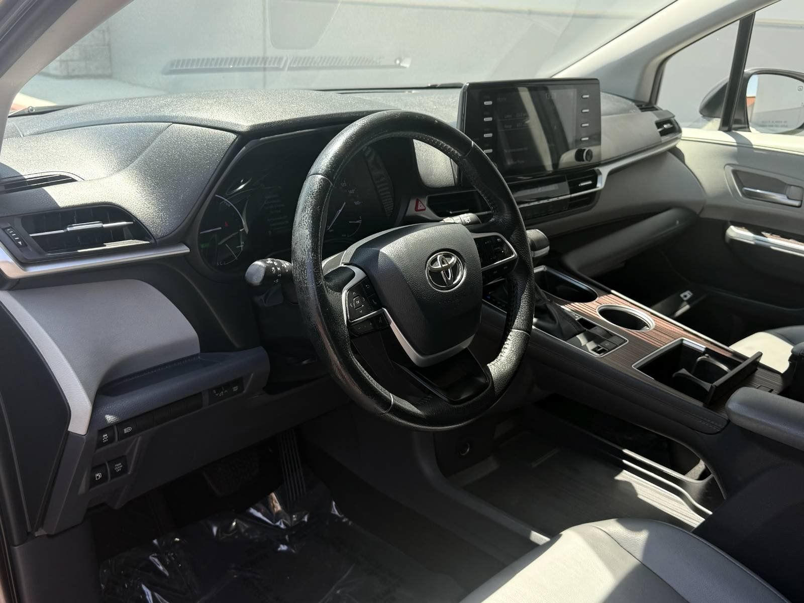 Used 2022 Toyota Sienna XLE FWD image 18