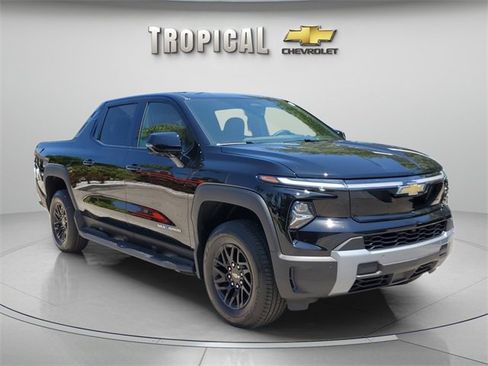 New 2025 Chevrolet Silverado EV LT image 4