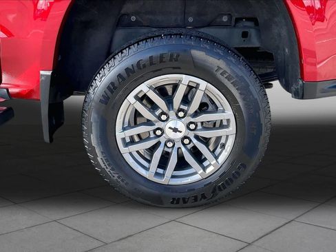 Used 2023 Chevrolet Colorado LT RWD image 10