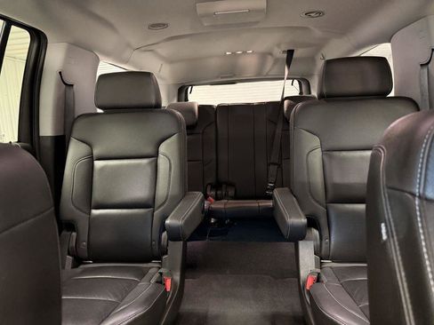 Used 2019 Chevrolet Suburban Premier AWD/4WD image 12
