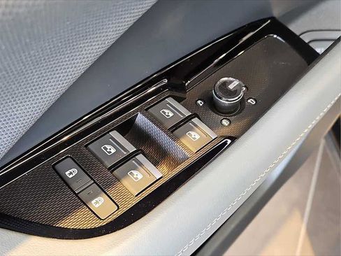 New 2026 Audi Q3 quattro 2.0T AWD/4WD image 6