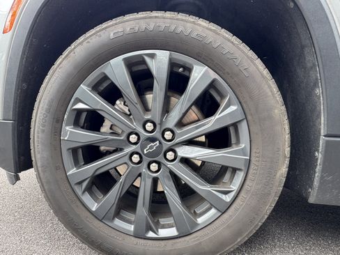 Used 2023 Chevrolet Traverse RS AWD/4WD image 14