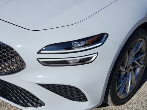 Used 2022 Genesis G70 2.0T image 7