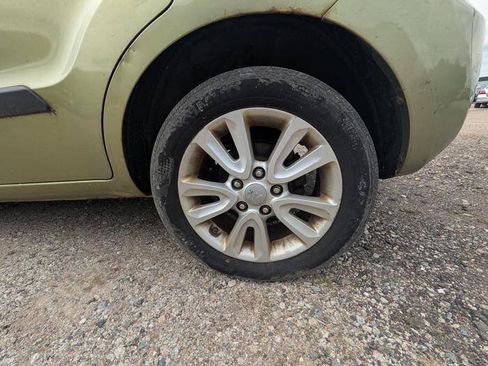 Used 2012 Kia Soul + FWD image 13