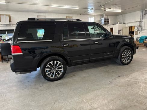 Used 2015 Lincoln Navigator 4WD image 4