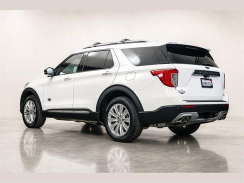 Used 2021 Ford Explorer King Ranch w/ Premium Technology Package AWD/4WD image 3