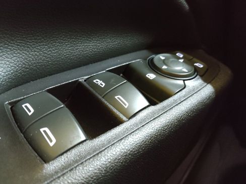 Used 2020 Chevrolet Equinox LT w/ Driver Convenience Package image 27