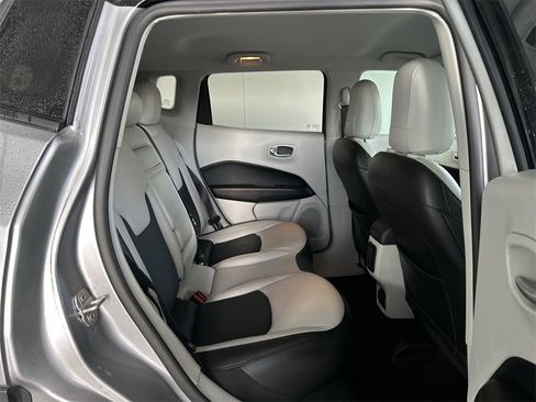 Used 2020 Jeep Compass Limited image 36