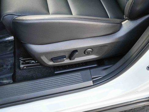 Used 2025 Nissan Rogue SL FWD image 20