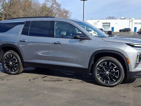 New 2026 Chevrolet Traverse LT w/ Sun and Wheel Package image 4