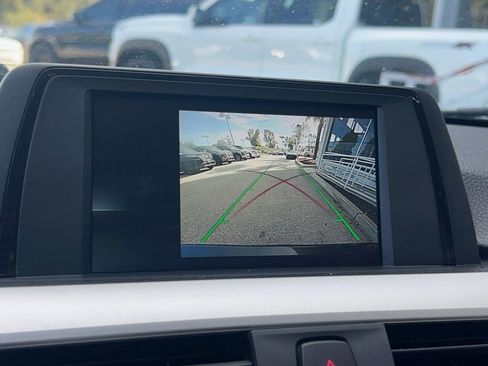 Used 2018 BMW 320i Sedan image 18