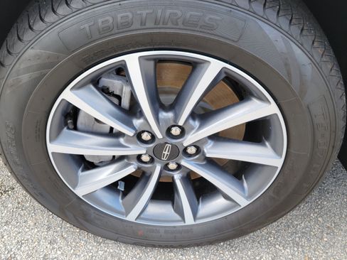 Certified 2023 Lincoln Nautilus FWD image 7