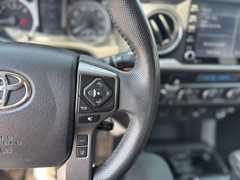 Used 2022 Toyota Tacoma SR5 AWD/4WD image 20