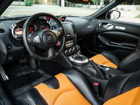 Used 2009 Nissan 370Z Coupe image 2