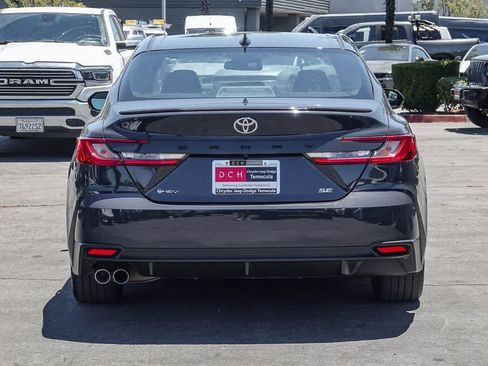 Used 2025 Toyota Camry SE FWD image 5