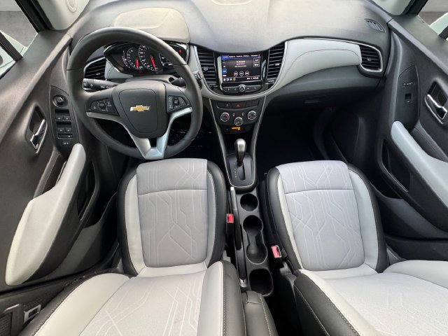 Used 2020 Chevrolet Trax LT w/ LT Convenience Package FWD image 20