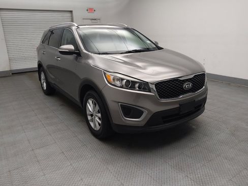 Used 2018 Kia Sorento LX image 13