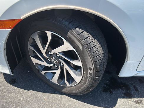 Used 2017 Honda Civic EX image 5