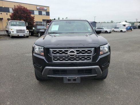 Used 2022 Nissan Frontier SV RWD image 2