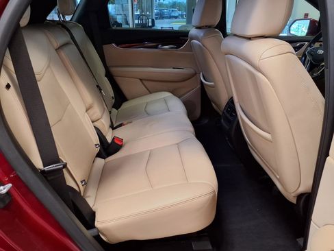 Used 2019 Cadillac XT5 Luxury FWD image 14
