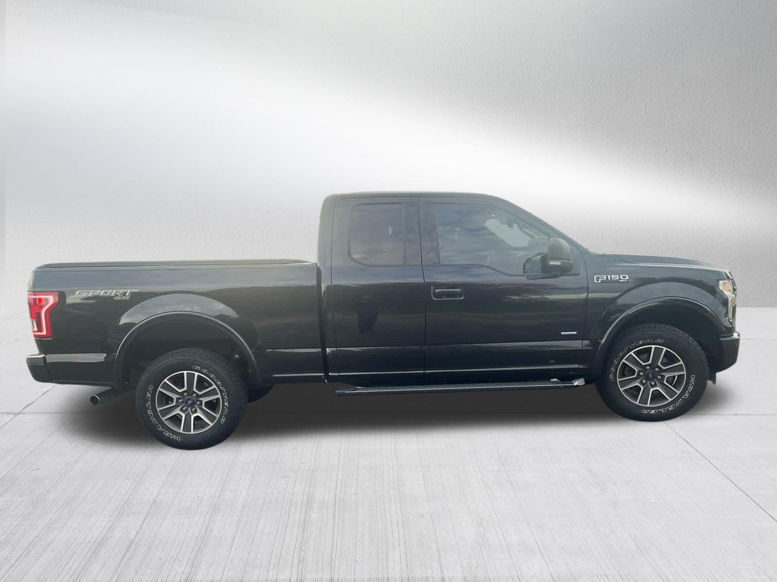 Used 2015 Ford F150 XLT w/ Equipment Group 301A Mid AWD/4WD image 5
